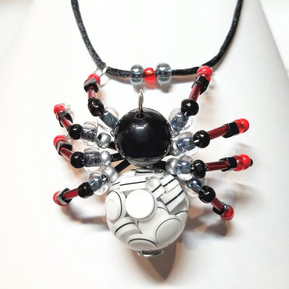 Halloween Spider Necklace, Spooky, Beaded Jewelry, Costume Accessory, Goth Style